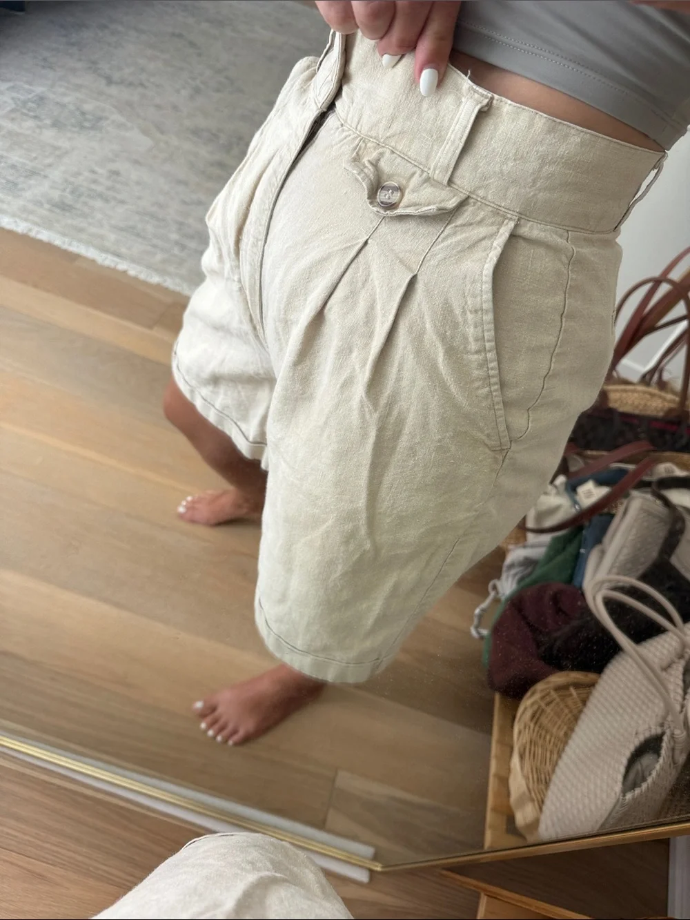 Beige Woman’s butter mom 90s high waist Pleated kahki Bermuda long Shorts - Picture 4 of 6